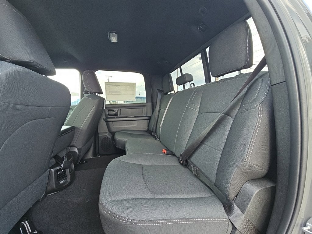 2027 RAM Ram 2500 RAM 2500 BLACK EXPRESS CREW CAB 4X4 6'4' BOX