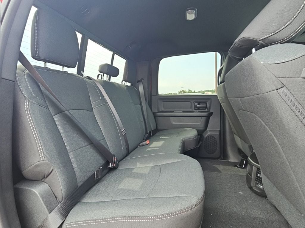 2026 RAM Ram 2500 RAM 2500 BLACK EXPRESS CREW CAB 4X4 6'4' BOX