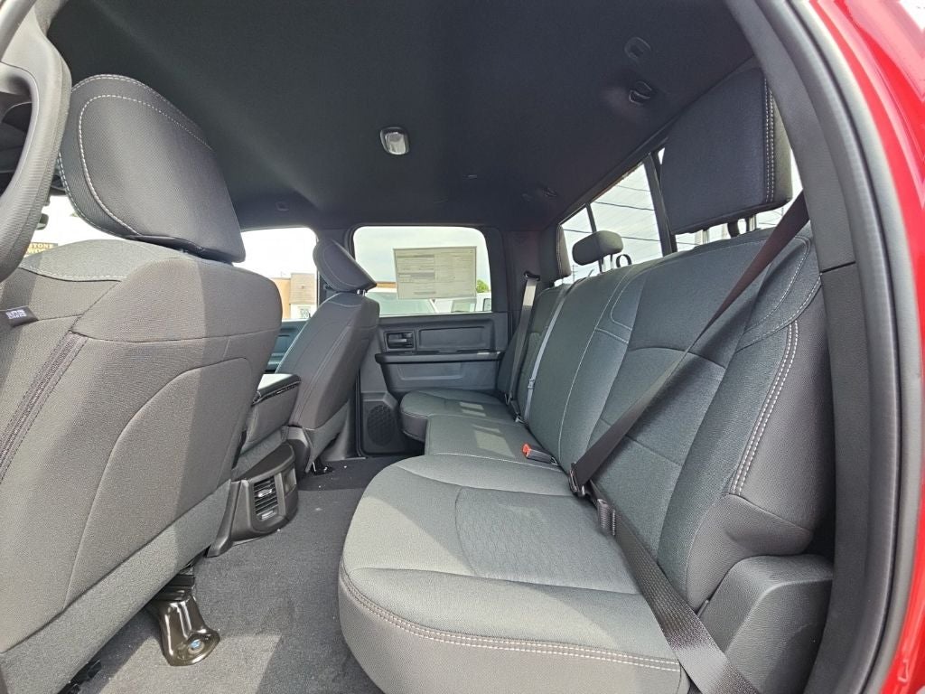 2026 RAM Ram 2500 RAM 2500 BLACK EXPRESS CREW CAB 4X4 6'4' BOX
