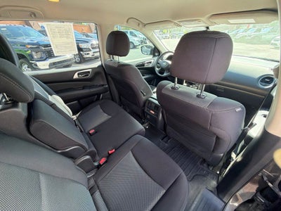 2018 Nissan Pathfinder SV