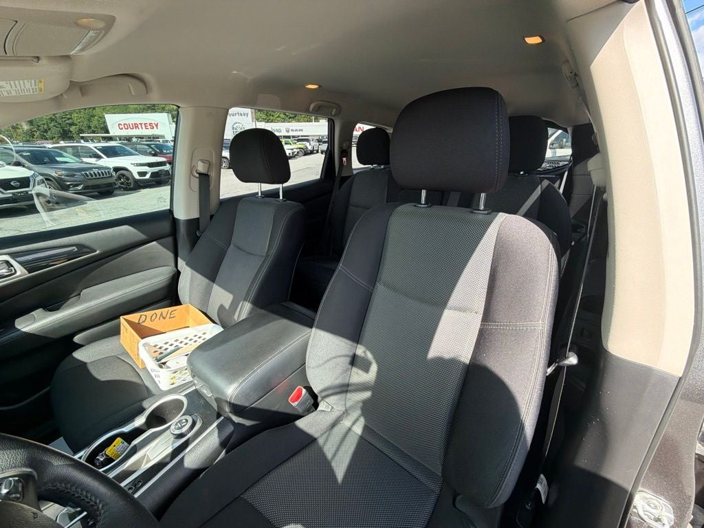 2018 Nissan Pathfinder SV