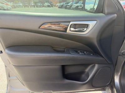 2018 Nissan Pathfinder SV