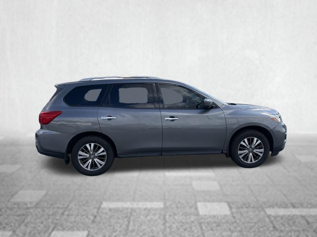 2018 Nissan Pathfinder SV