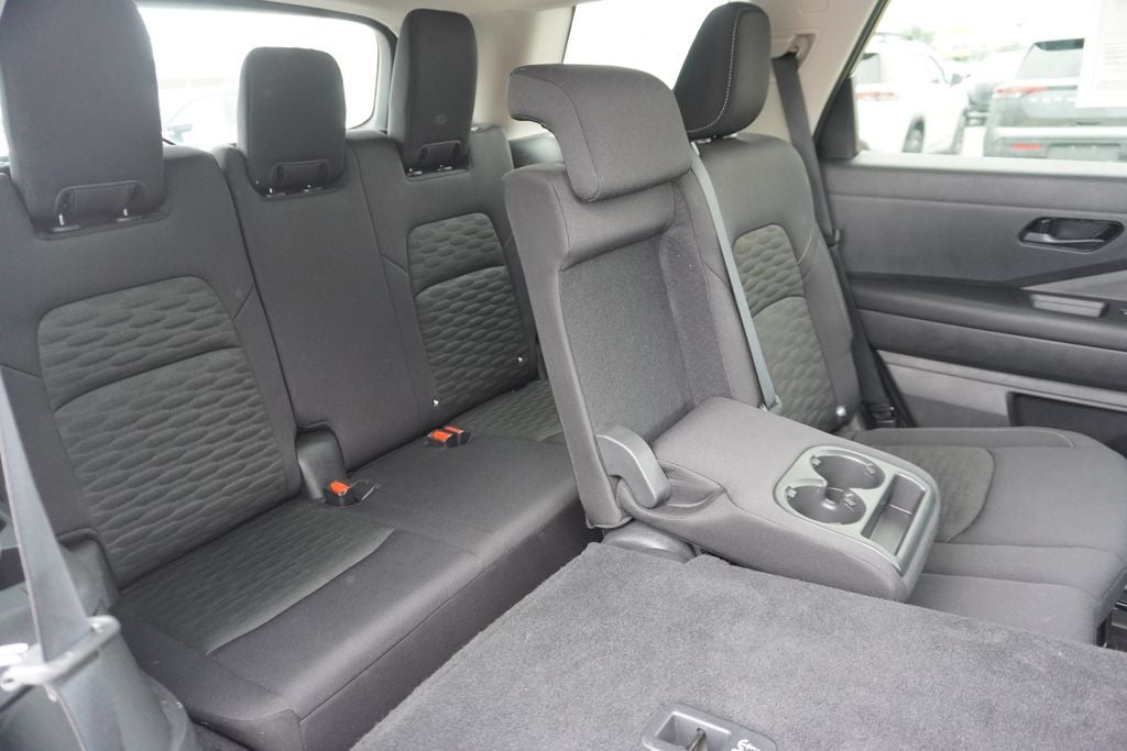 2025 Nissan Pathfinder SV 4WD