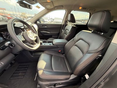 2025 Nissan Pathfinder SL 4WD