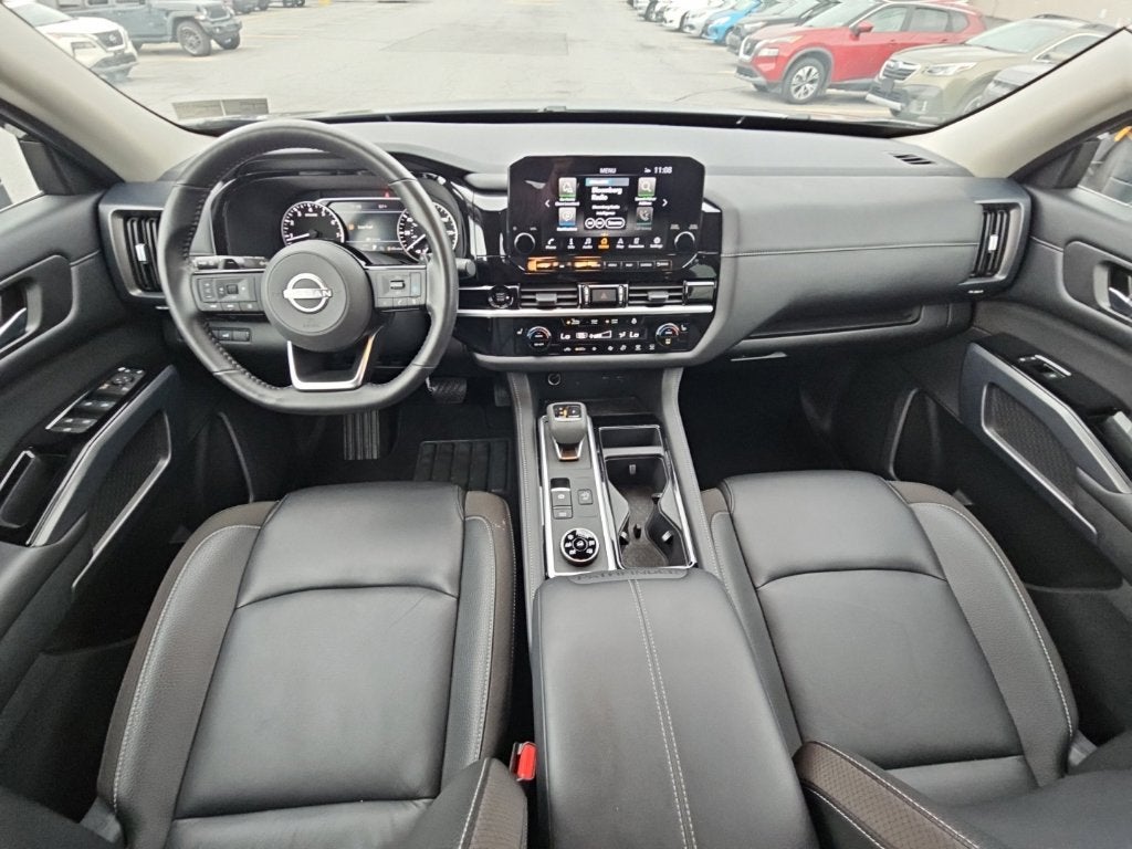 2025 Nissan Pathfinder SL 4WD
