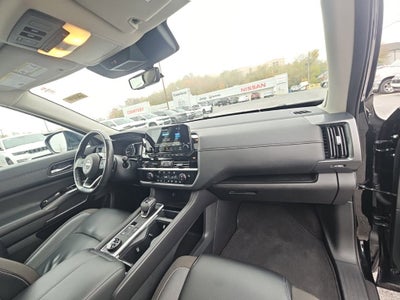 2024 Nissan Pathfinder SL 4WD