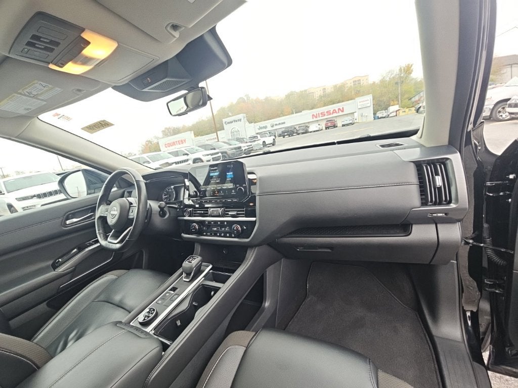2024 Nissan Pathfinder SL 4WD
