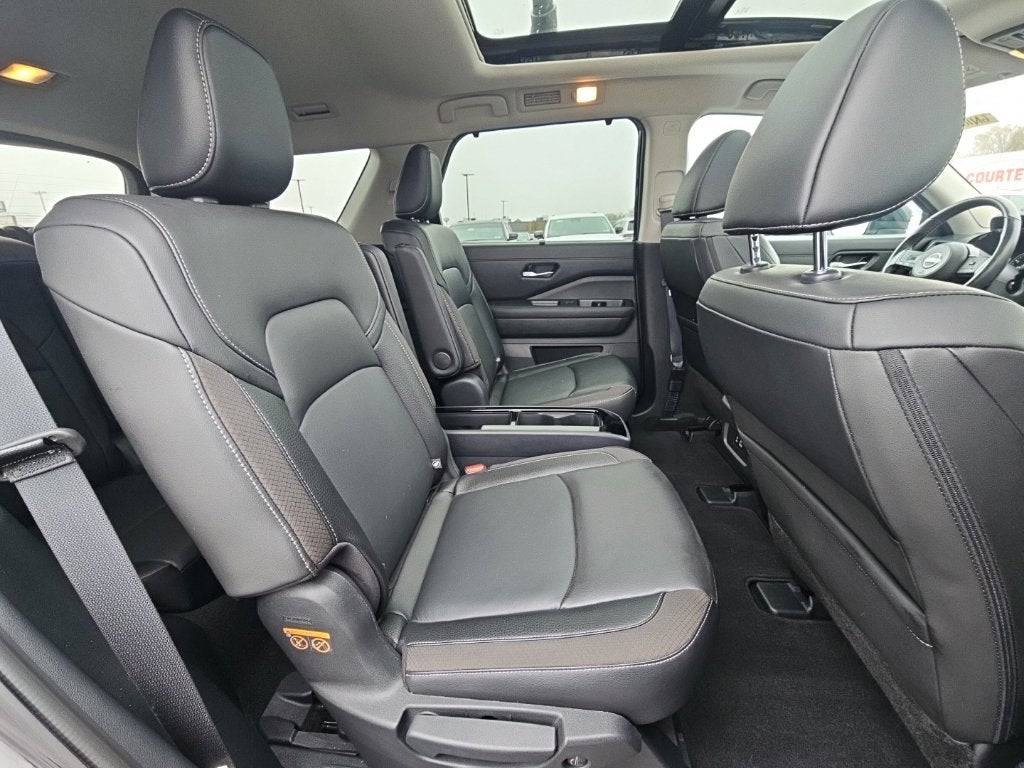 2024 Nissan Pathfinder SL 4WD