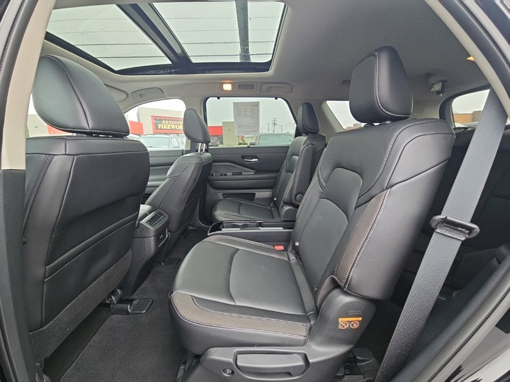 2024 Nissan Pathfinder SL 4WD