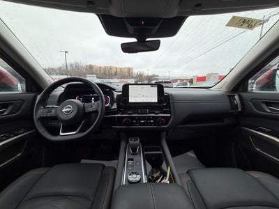 2025 Nissan Pathfinder Platinum 4WD