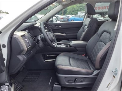 2024 Nissan Pathfinder Platinum