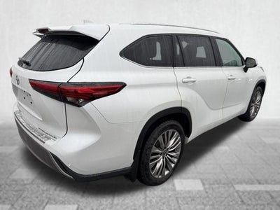 2022 Toyota Highlander Platinum