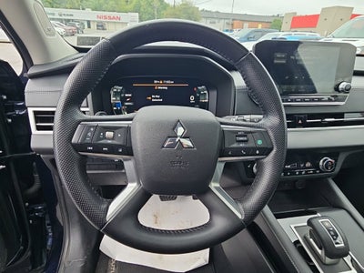 2022 Mitsubishi Outlander Base