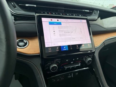 2022 Jeep Grand Cherokee Summit