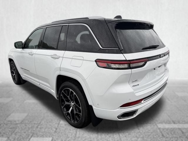 2022 Jeep Grand Cherokee Summit