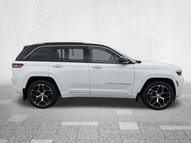 2022 Jeep Grand Cherokee Summit