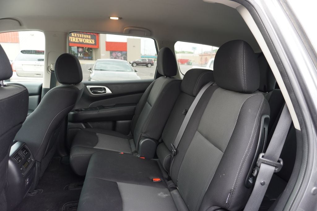2018 Nissan Pathfinder SV