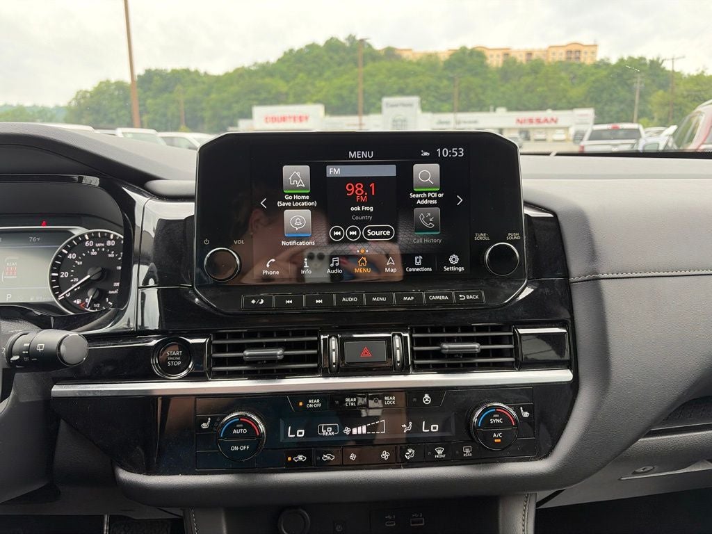 2025 Nissan Pathfinder SL
