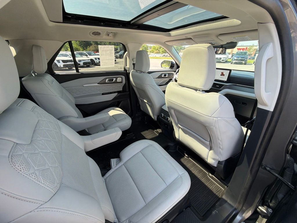 2025 Ford Explorer Platinum