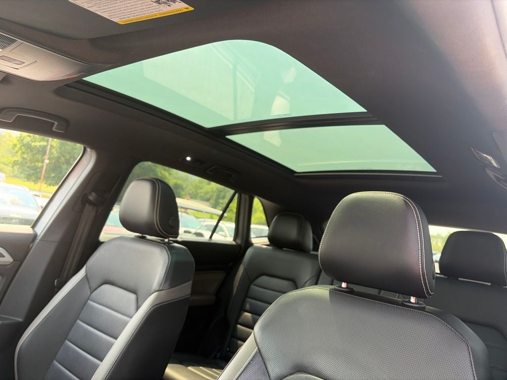 2022 Volkswagen Atlas Cross Sport 3.6L V6 SEL Premium R-Line