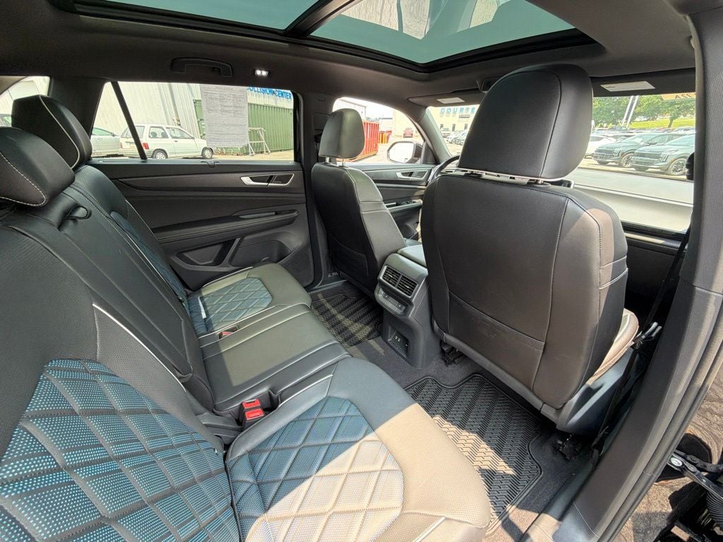2024 Volkswagen Atlas Cross Sport 2.0T SEL Premium R-Line