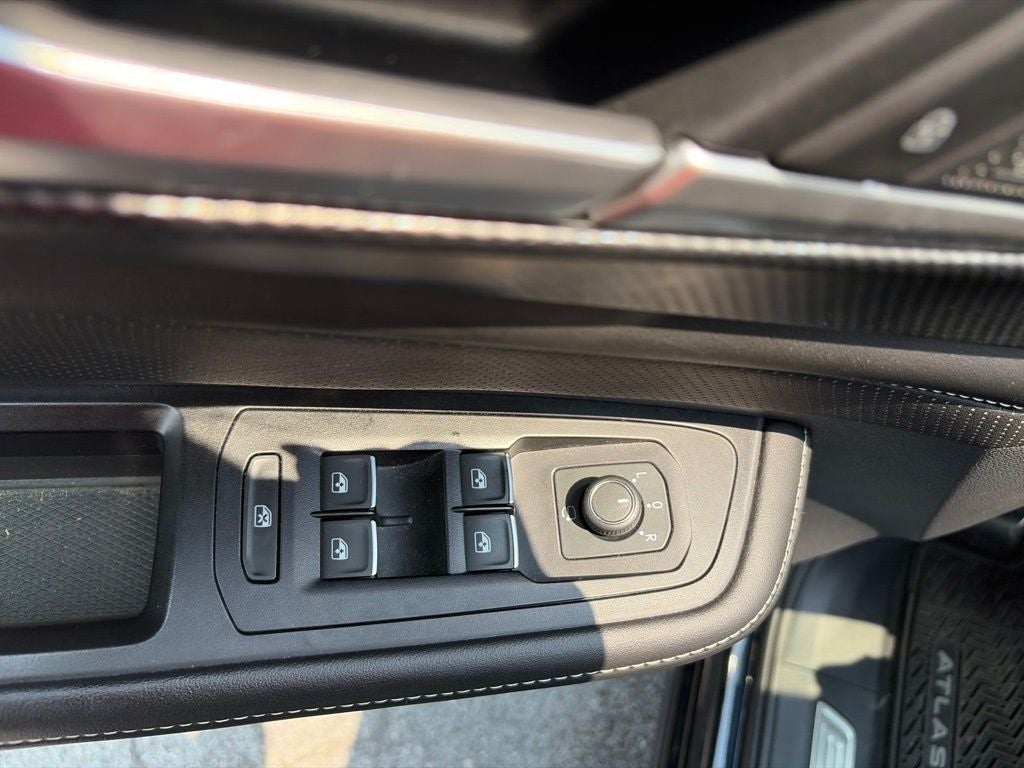 2024 Volkswagen Atlas Cross Sport 2.0T SEL Premium R-Line