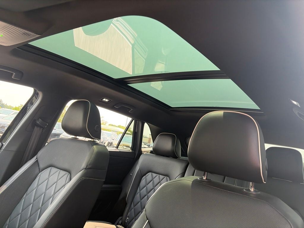 2024 Volkswagen Atlas Cross Sport 2.0T SEL Premium R-Line