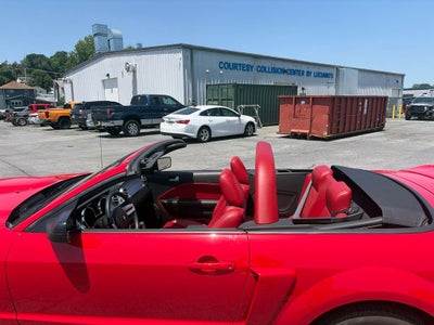 2005 Ford Mustang GT Deluxe