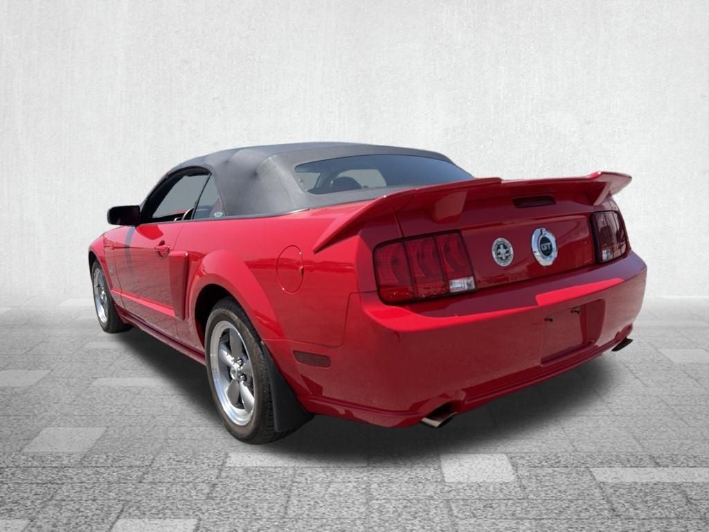 2005 Ford Mustang GT Deluxe