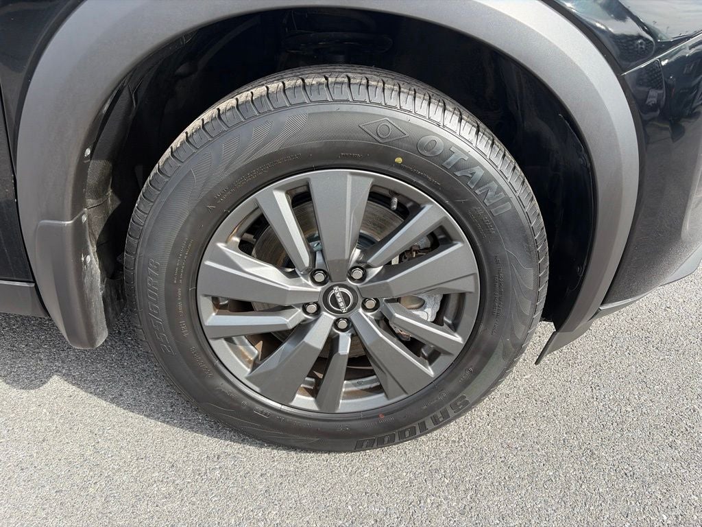 2023 Nissan Pathfinder SV