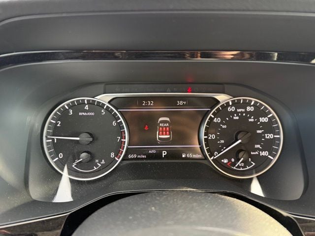 2025 Nissan Pathfinder SL