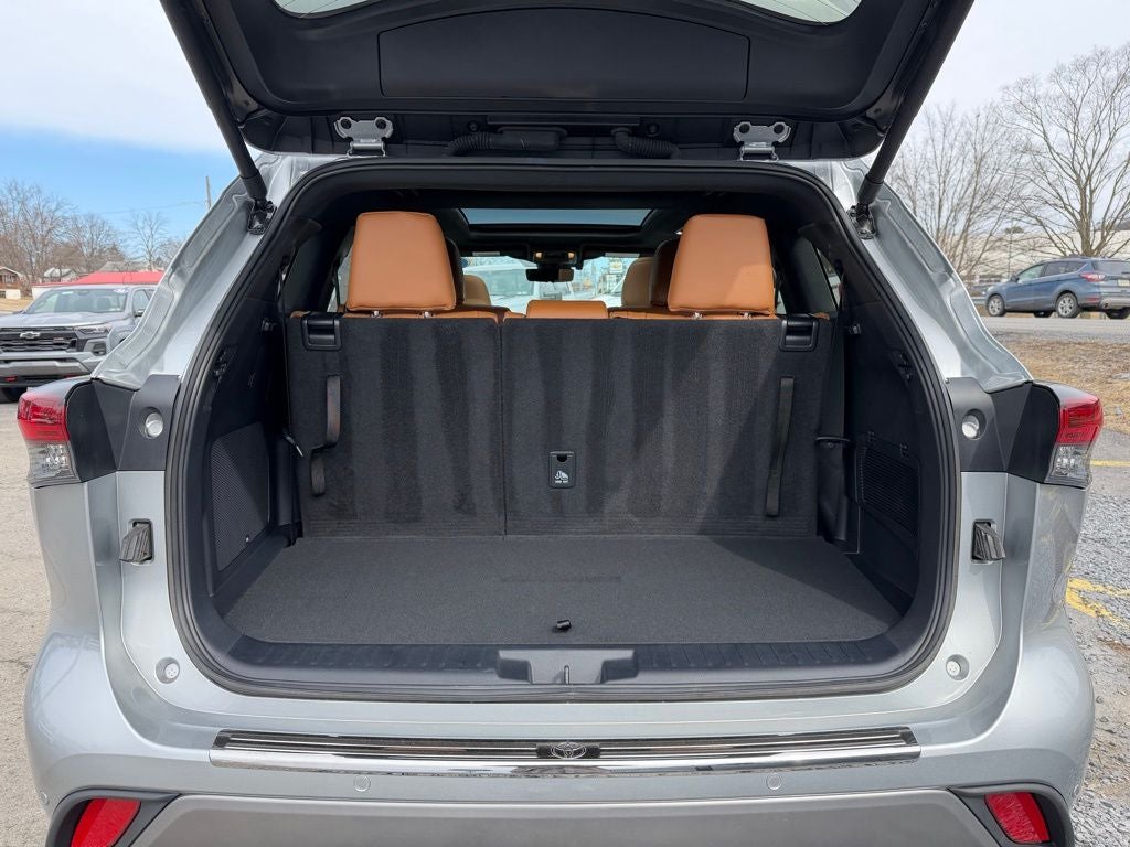 2024 Toyota Highlander Platinum