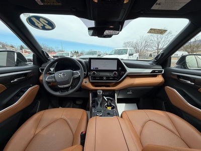 2024 Toyota Highlander Platinum