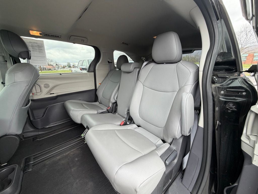 2022 Toyota Sienna XLE