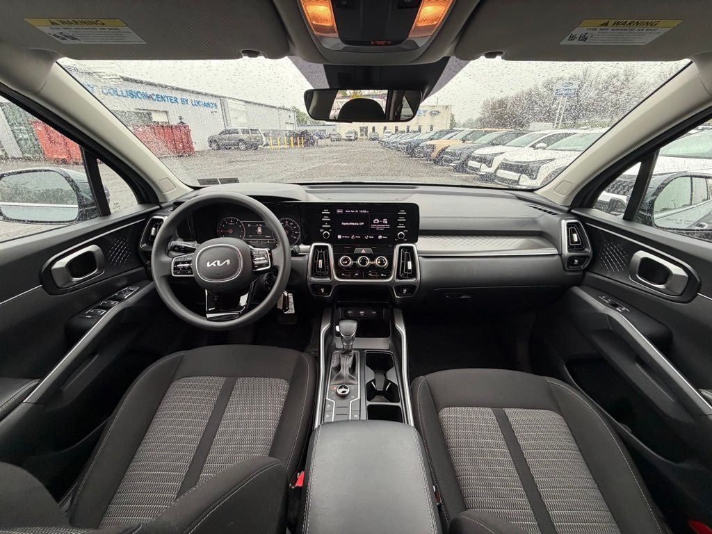 2023 Kia Sorento LX