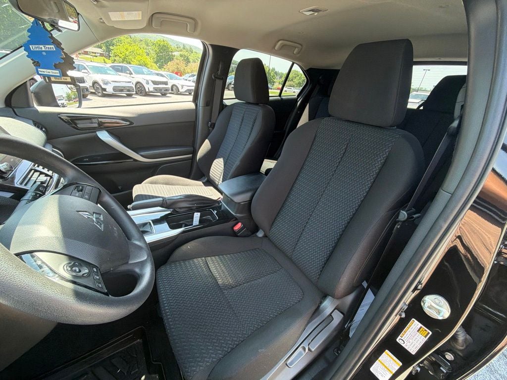 2024 Mitsubishi Eclipse Cross Base