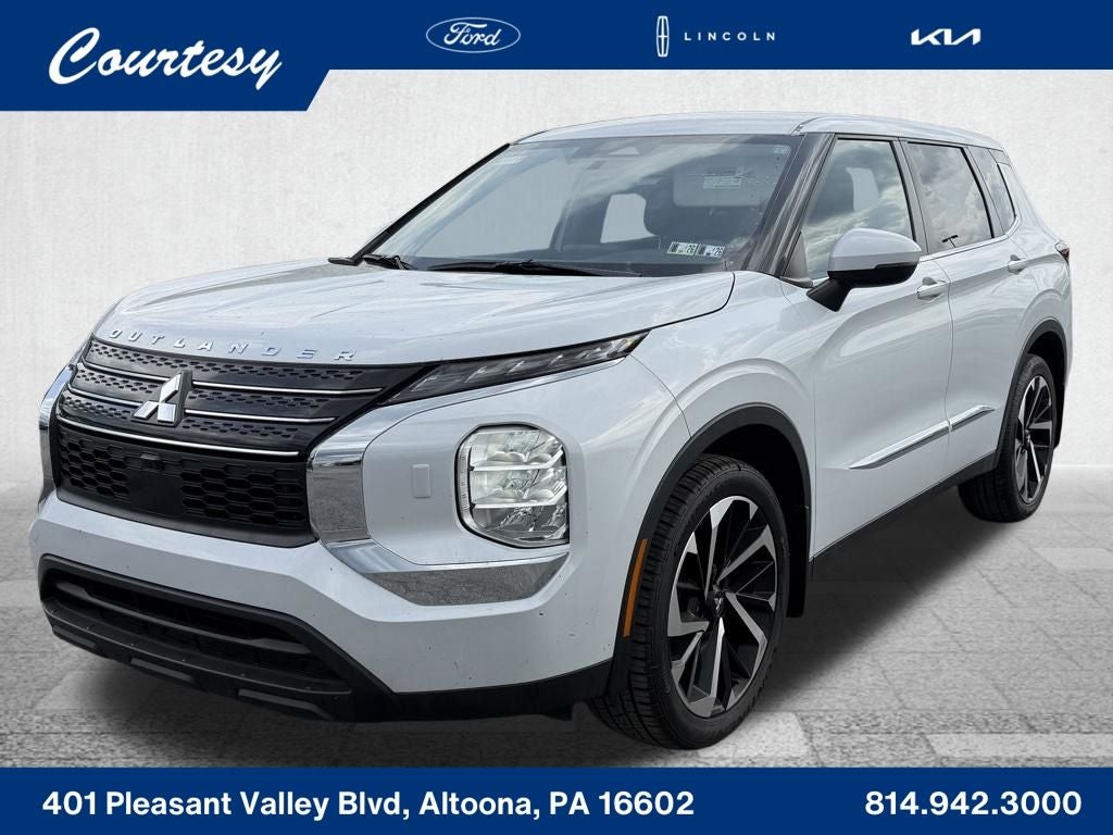 2022 Mitsubishi Outlander ES
