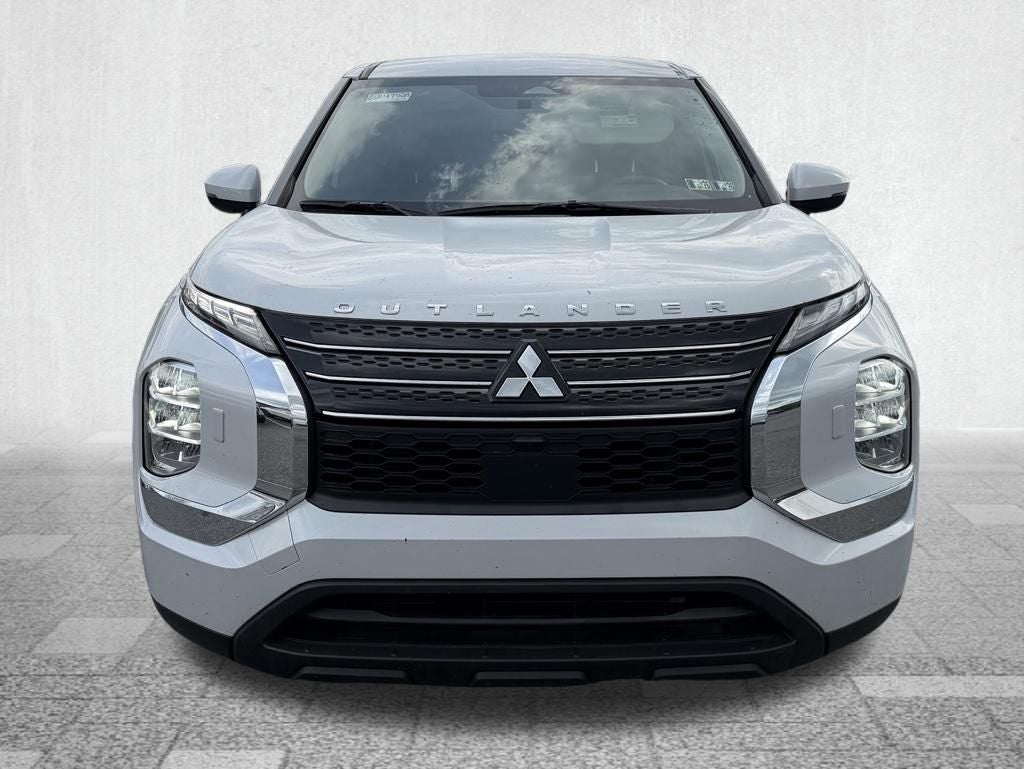 2022 Mitsubishi Outlander ES