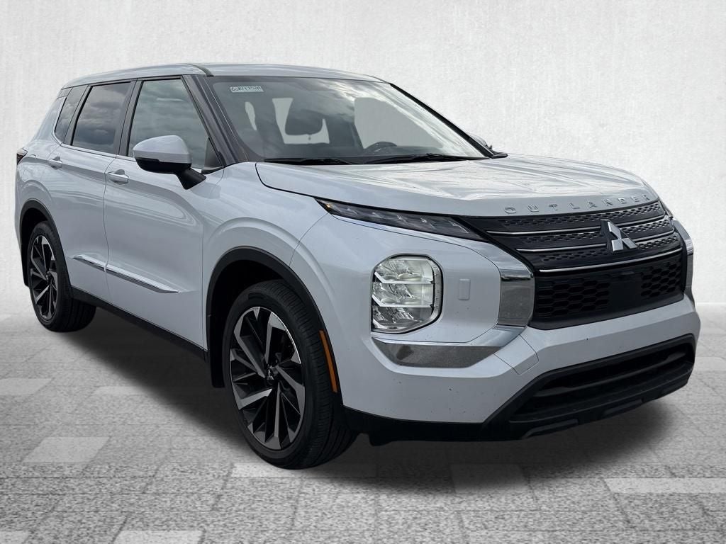 2022 Mitsubishi Outlander ES