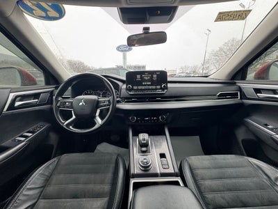 2022 Mitsubishi Outlander SE