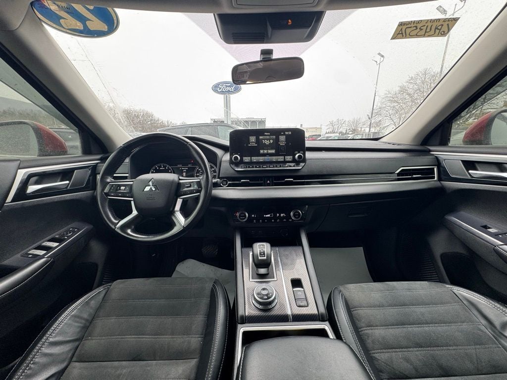 2022 Mitsubishi Outlander SE