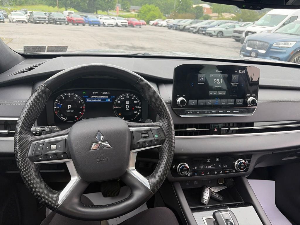 2023 Mitsubishi Outlander SEL